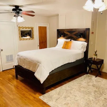 Central 3-bedroom house in Redding with Pool & Vintage Bar Room