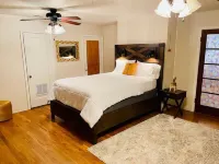 Central 3-bedroom house in Redding with Pool & Vintage Bar Room