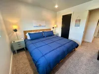 Luxury Retreat • Hot Tub • Walkable • Mountain Views • 3 King Bedrooms • Modern