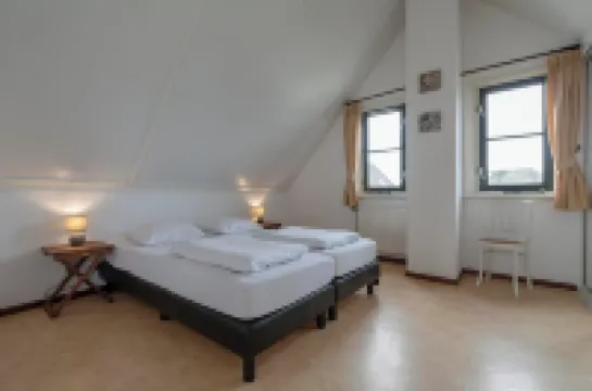 De Buitenplaats 97 Villa for 5-People Near Beach