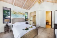 Poipu Beach Estates: Walk to Beach/Shops, Sleeps 8-16, AC, Pool, Fitness Club! - 3 étoiles