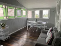 La Vie en Rose is 2 bedroom Home with Bay Views