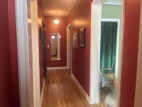 Luxury Sleeps 6! Voted CNN Best Town Outdoors, Wine and Cider, College-Town Hip.