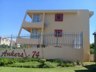 Uvongo Lucian blue flag beach apartment