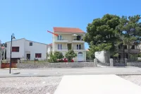 Apartment with a beautiful lake view - right on the sea -