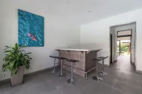 Brand new Lovely Loft, at 3 Minutes From San Jose Airport