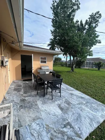 Great Family Home, short drive to beaches and Downtown... Отели в г. Уиски-Крик