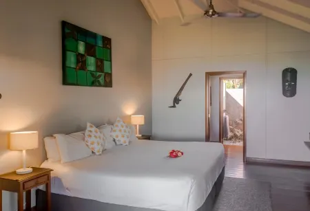 Aroha Taveuni Beachfront Bures Отели в г. Тавеуни