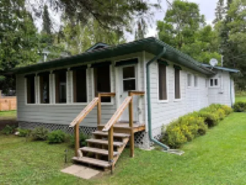 3 Bedroom Beachfront Cottage on Lake of the Woods