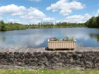 Chaleureuse Maison Neuve, 67m², Cosy, 2chambres, 1km Plage du Lac, 200m Bourg