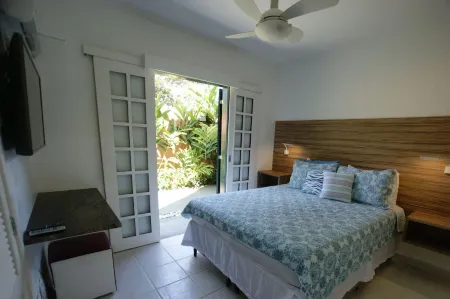 Juquehy Sea Front Condominium 102: best location on the beach