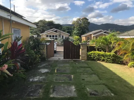 Modern villa w/private pool and A/C