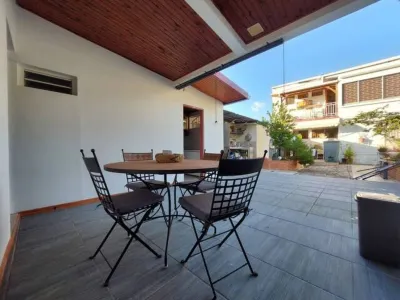 Downtown St Pierre in the North Caribbean, 5 minutes from the beach on foot  호텔