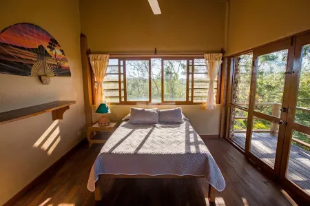 CASA LINDA VISTA / WALK To BEACH & SURFING / PEACEFUL & PRIVATE / SLEEPS 2 to 8