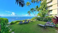 Remodeled in 2022, Diamond Head 2 Bedroom Oceanfront condo Hotels in Diamond Head