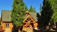 Luxurious & spacious log cabin rental. Family friendly. Lots of amenities.
