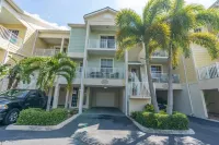 Spacious Townhouse in beautiful Little Harbor Florida