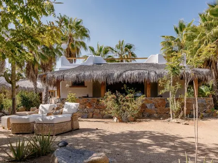 Villa Gardenia - Casa Cactus by the sea Отели рядом с достопримечательностью «La Sonrisa de la Muerte»