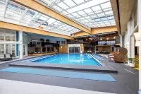 Schlosshotel Lacknerhof - Pools