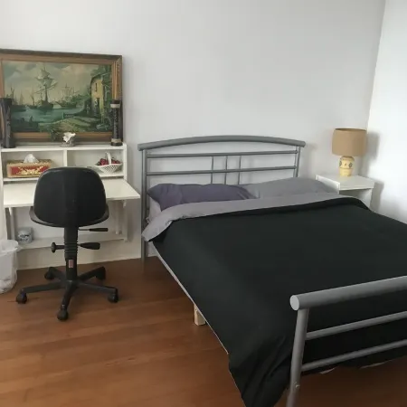 Cosy Room in a quiet and a peaceful neighbourhood.