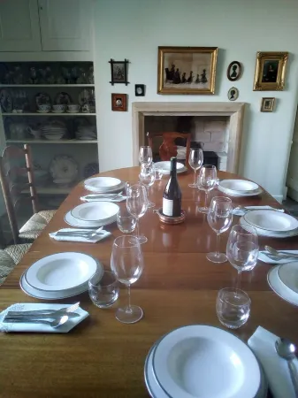 Historical, Characterful, Converted Old School House Отели рядом с достопримечательностью «St Michael’s Church»