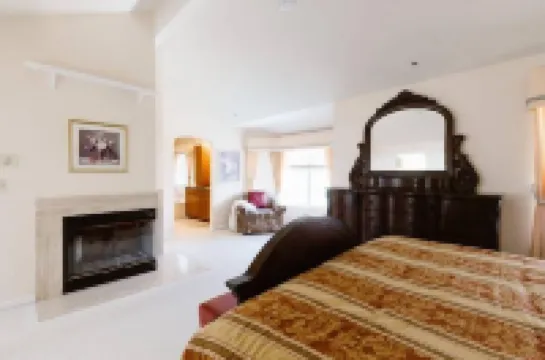 Grand Executive Luxury Home Hotels in Union City