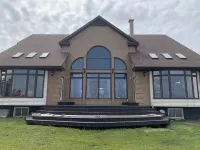 INCREDIBLE ocean cliff views at your doorstep on very private acreage + parking. Hotele w: Clare