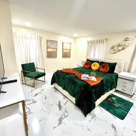 Multiple House 10 People WI-FI Central Utica NY. Отели в г. Ютика