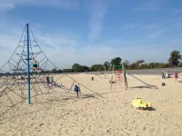 Friendly bungalow behind the dike to the IJsselmeer and beach - Wi-Fi