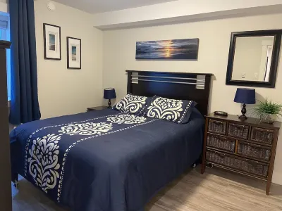 Hot tub, Pet Friendly + Monthly Discounts! Trails Nearby! Отели рядом с достопримечательностью «Университет Ванкувер»