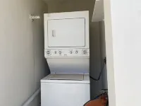 Luxury centric 1 bedroom apt - 5 min from the beach