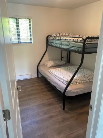 Cedar Lodge on Buckhorn Lake - Freshly Renovated on Buckhorn Lake Отели в г. Питерборо