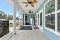 Coastal Escape: 3Br + Pet-Friendly + Golf Cart!
