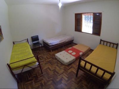 Wonderful Property with 2 Suites + 3 Bedrooms with Pool and Barbecue Area with Extension.