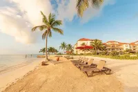 5 Star Beach Front Luxury Resort Grand Caribe 1st Floor -Kayaks & Paddleboards!