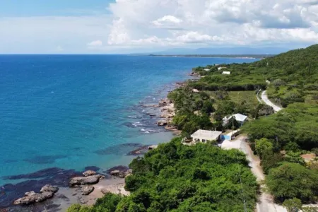 Cozy Oceanview Room at Hidden Treasure Villas Отели рядом с достопримечательностью «Treasure Beach»