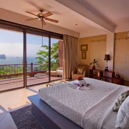Balinese Inspired Villa w/Panoramic Views & Pool. A/C in All Bedrooms