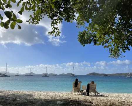 Lux King Suite On Sand @ Sapphire Beach Resort II Hoteles en Santo Tomás
