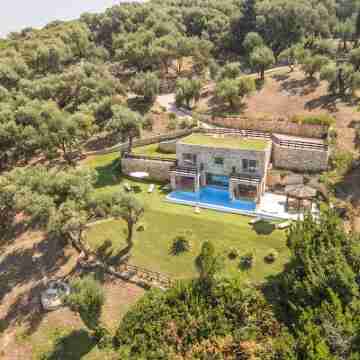 Villa Seashore: Dreamy villa by the sea side with heated pool Hotel Exterior