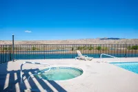2-bedroom condo just 17 minutes from Harrah's Laughlin Casino