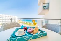 Fantastic 5-storey building with gigantic sea views, 2 bedrooms