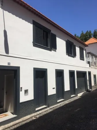 Grannies House - Where Comfort and Relaxation Happens Отели в г. Machico