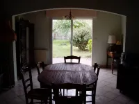 Recent villa in quiet traditional neighborhood