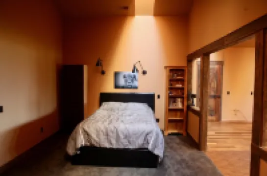 14,229sqft Estate on 8ac w/ 4100sqft Guest home TikiBar HotTub Overlooking GNP!