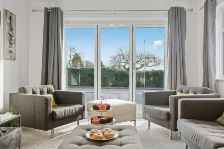 Luxury 2 Bedroom Apartment in Kettering Отели в г. Кеттеринг