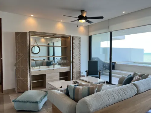 Luxury condo w/private jacuzzi and flamingo views Hotels in Telchac Puerto