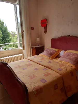 Nice room close to shops Hotels in Romilly-sur-Seine
