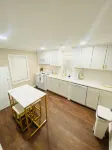 2 Bedroom Luxury Home Near Downtown