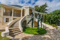 Moko Jumbie - "Premier Suite" - Entire Condo