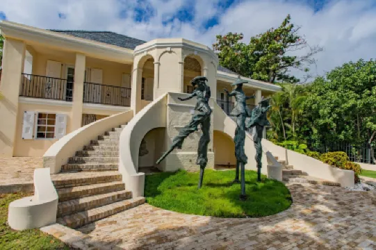 Moko Jumbie - "Premier Suite" - Entire Condo Hotel a 